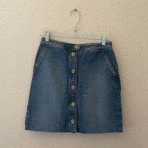 Ann Taylor LOFT / button front denim mini skirt
